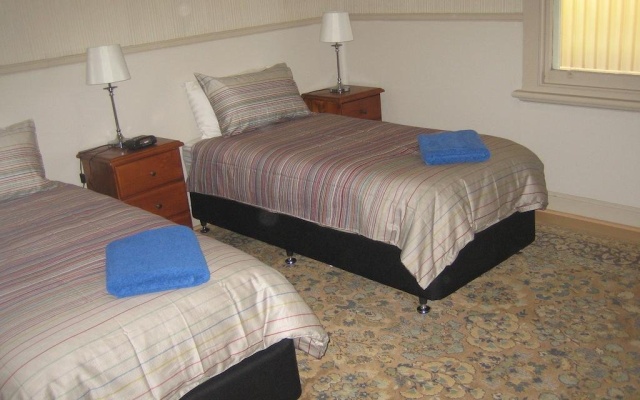 Showgrounds Cottage Naracoorte – Guest Rooms – Naracoorte