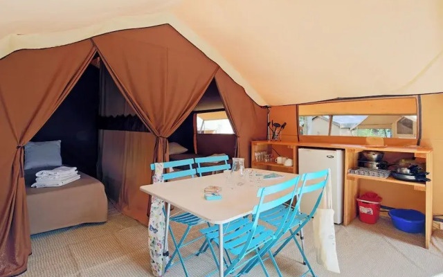 Huttopia Oléron les Chênes Verts