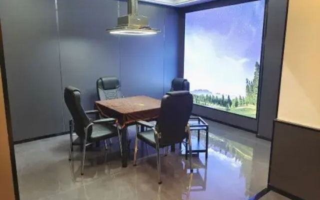 Big Snake E-sports Hotel