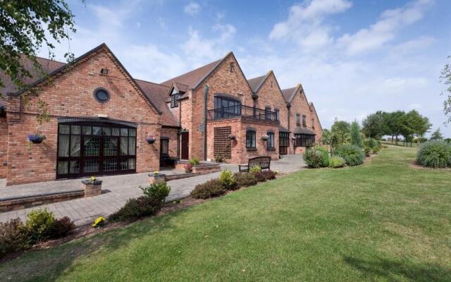 The Pear Tree Inn & Country Hotel