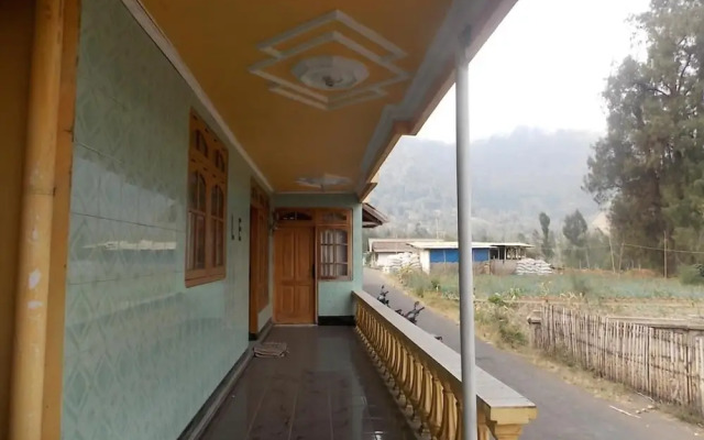 Bromo Authentic Homestay