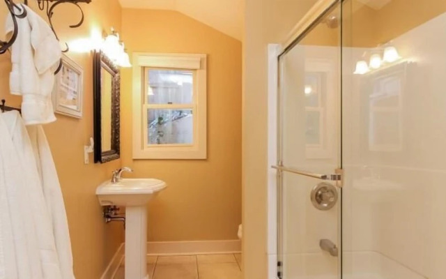 The Swallow - Three Bedroom Villa, Sleeps 7