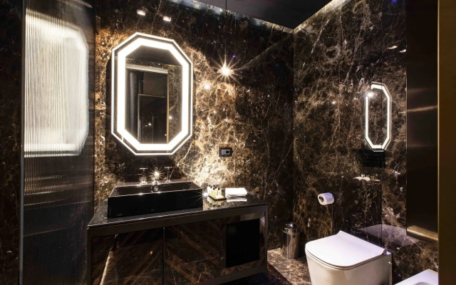 U-Visionary Roma Hotel
