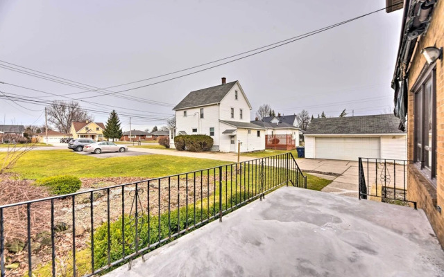 Vacation Rental ~ 8 Mi to Keybank Center!