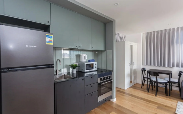 Rothschild Boulevard Prime location 1Bd