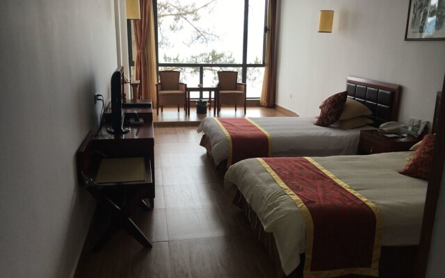 Taiping Lake Clove Garden Hotel