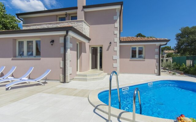 Luxuriously Equipped Villa With Private Pool Offers you an Excellent Vacation