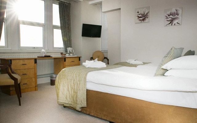 The Cumberland Hotel