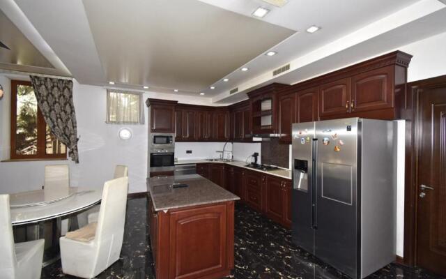 Kocharyan Street, 5 bedrooms Luxury, Unique House MS555