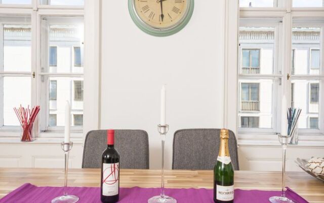 De Luxe Suite Staatsoper by Welcome2Vienna