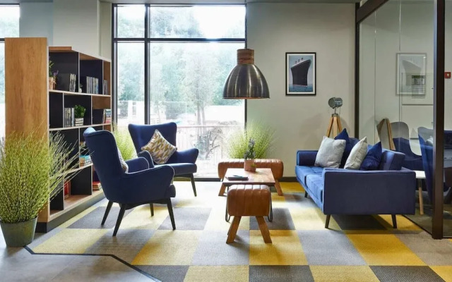 Student Only Southampton Crossings