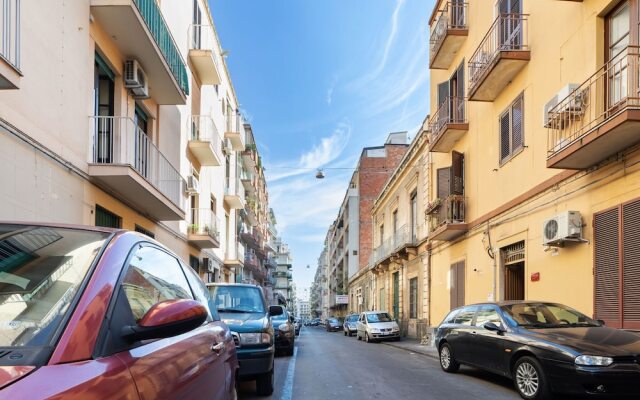 Pleasant Holiday Home in Catania With Balcony