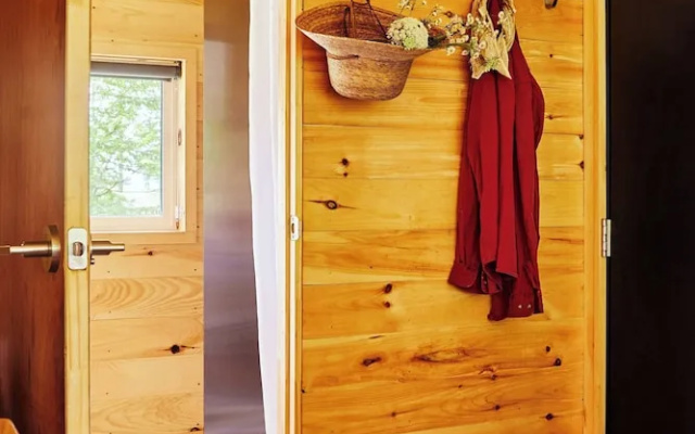 Postcard Cabins Mount Adams, Outdoor Collection by Marriott Bonvoy