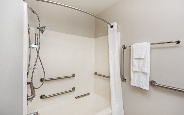 Holiday Inn Express Warrenton by IHG