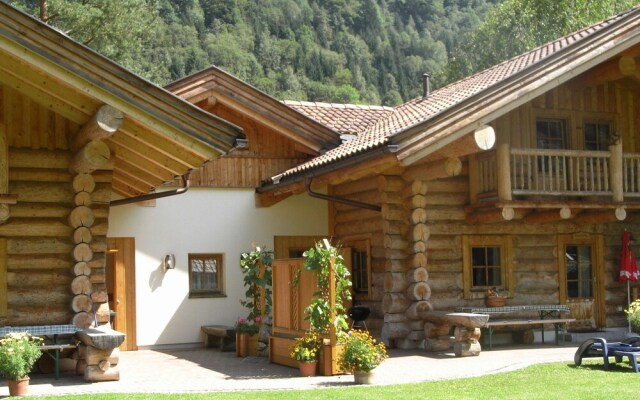 Wooden Chalet in Fusch an der Großglocknerstraße With Sauna
