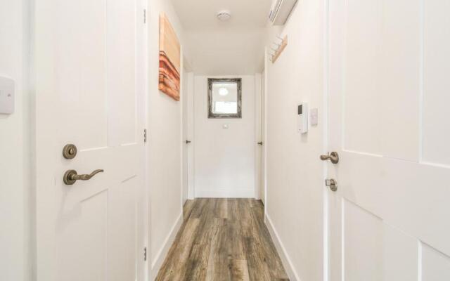Windmill View Loft Apartment