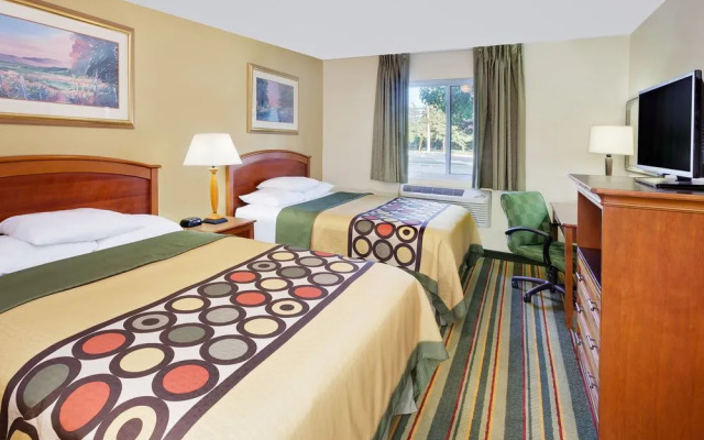 Super 8 Mount Pleasant