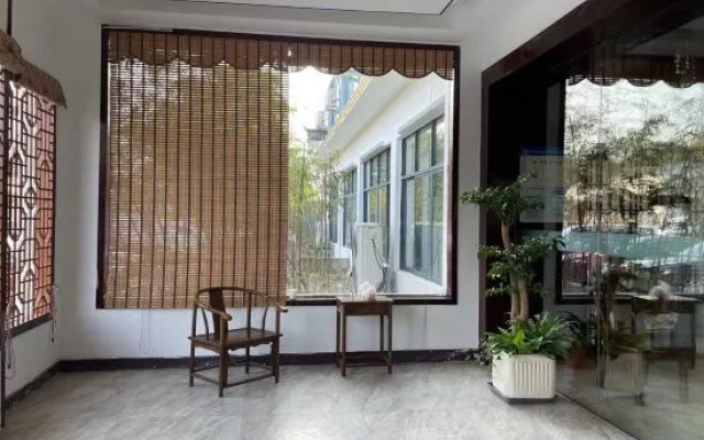 Xianju Tang Lantern Record Art Homestay