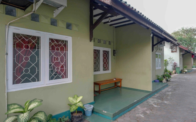 RedDoorz near Institut Pertanian Yogyakarta