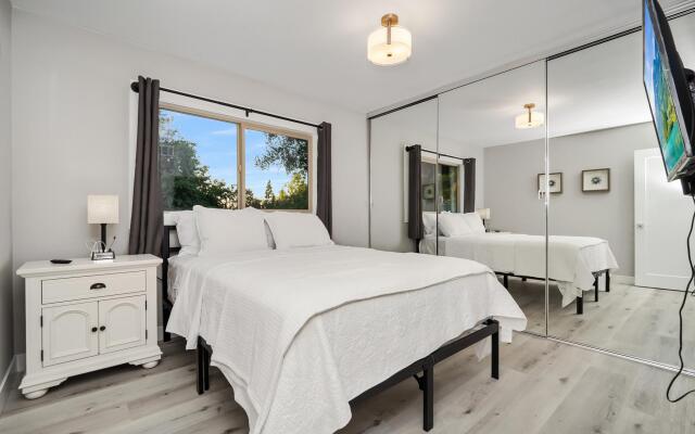 Heated Pool & Spa ensuite Villa