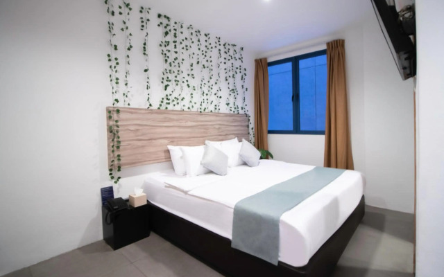Victoria Hotel, a NuVe Group Collection