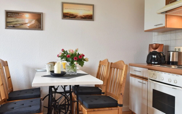 Spacious Apartment in Stove with Waterfront