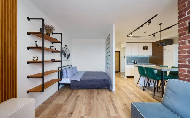 Йо Плейс на улице Героя Сарабеева В.И. 9