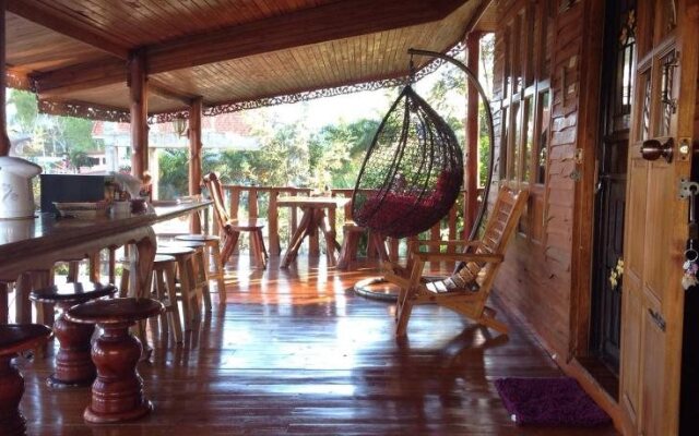 Bann Mai Sai Mhog Khao Kho