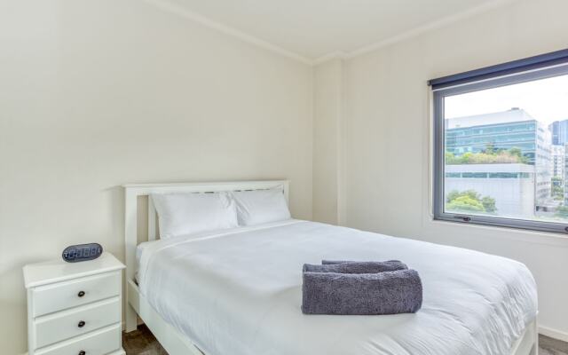 South Melbourne 2 Bed Parking
