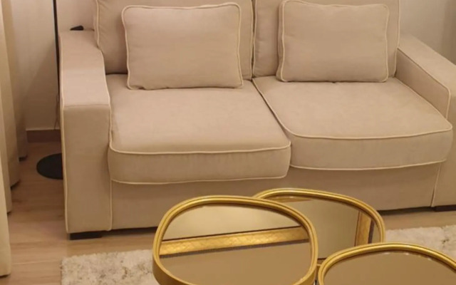 Golden Studio - private parking