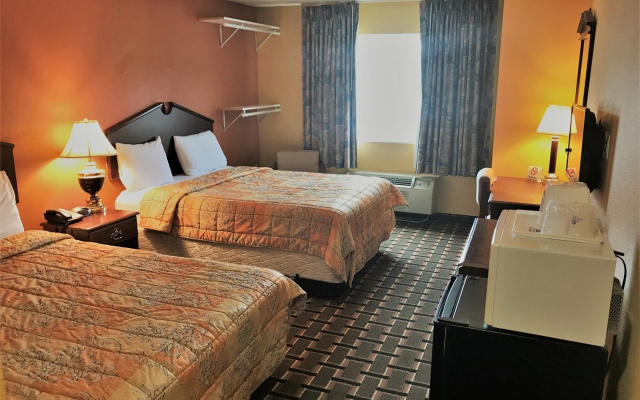 HomeTown Inn & Suites