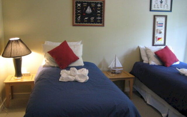 The Lodge at Weir's Beach