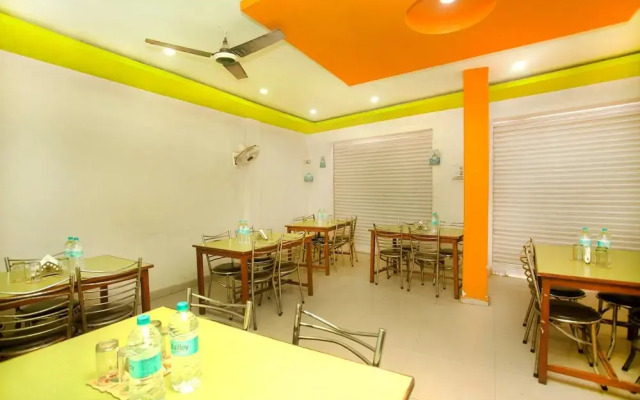 OYO 335 Hotel Nayaram