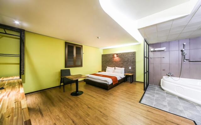 E Hotel Gumi