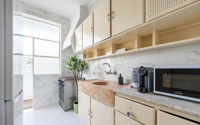 Convenient 3-Bedroom Apartment next to Bom Sucesso