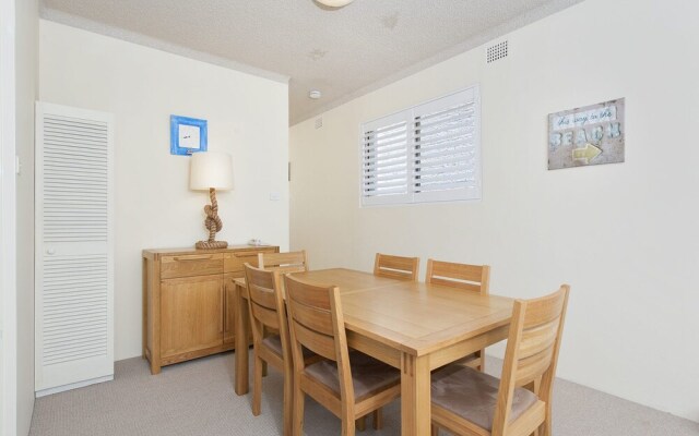 Del Rae, Unit 6/25 Shoal Bay Road