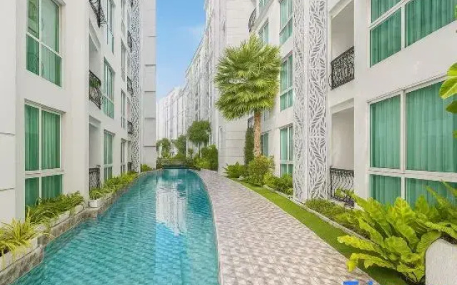 Olympia apartment in downtown Pattaya, ring community swimming pool