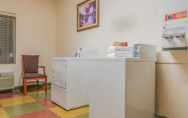 Baymont Inn & Suites Fairborn