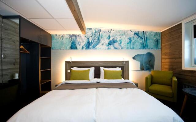 Svalbard Hotell - Polfareren