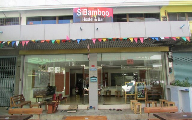 SiBamboo Hostel & Bar