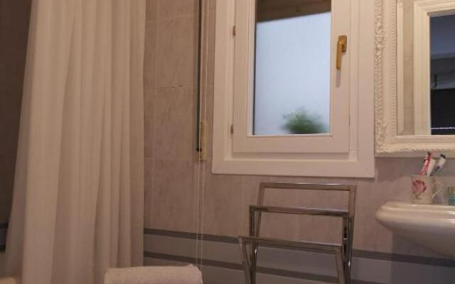 Habitación con baño privado en Bilbao