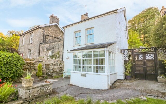 Chestnut Cottage