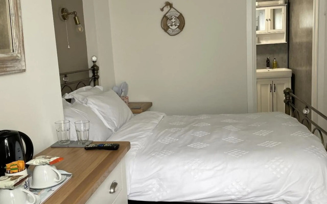 Little Mainstone Guest House