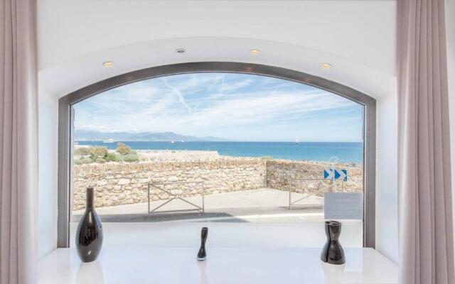 appartement 4 personnes vue mer remparts Antibes