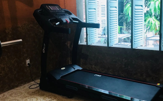 IAMSAIGON HOMESTAY 100% Profit for Orphanage