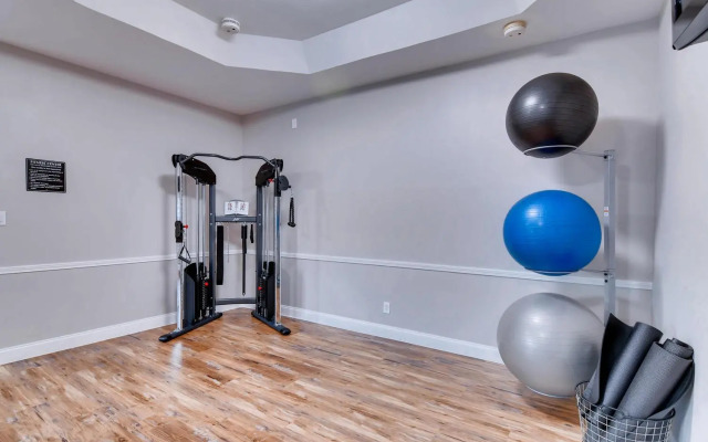 Orangewood Inn & Suites Midtown