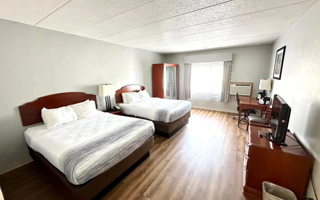 AmericInn & Suites By Wyndham Baraboo Event Center