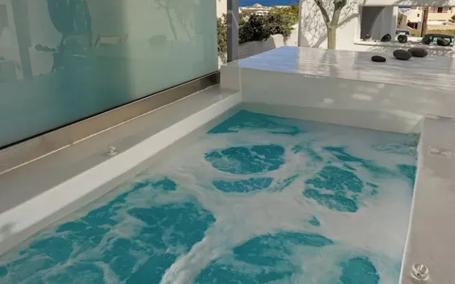 New Lux Misilia Suite & Prive Jacuzzi