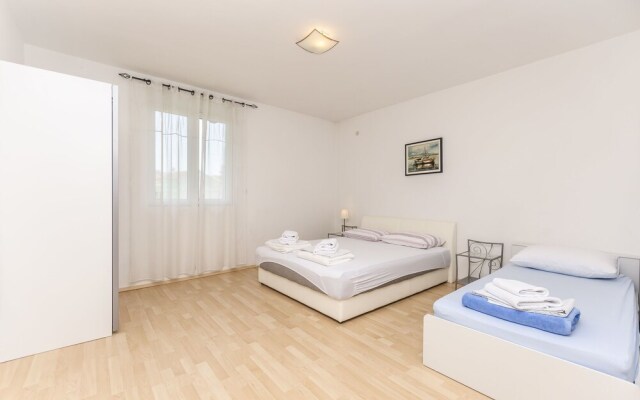 Apartment Tomislav