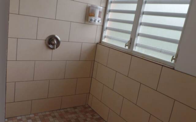 Isla Hermosa Guesthouse